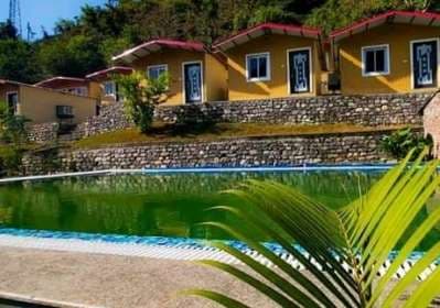 Cottages & Pool
